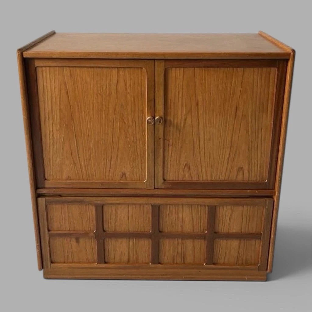 Nathan mid century teak TV hi-fi and drinks cabinet – view 3