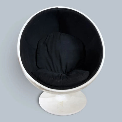 Space Age Fibreglass Ball Chair – Eero Aarnio Style – photograph 5