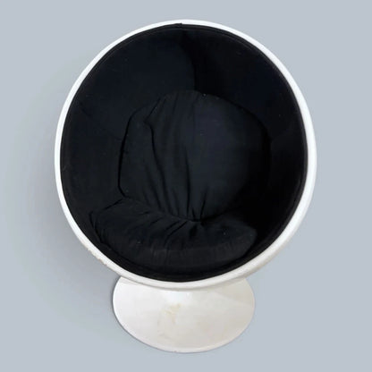 Space Age Fibreglass Ball Chair – Eero Aarnio Style – photograph 6