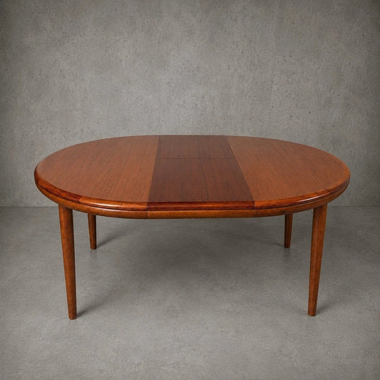 White & Newton solid teak round extending dining table – view 1
