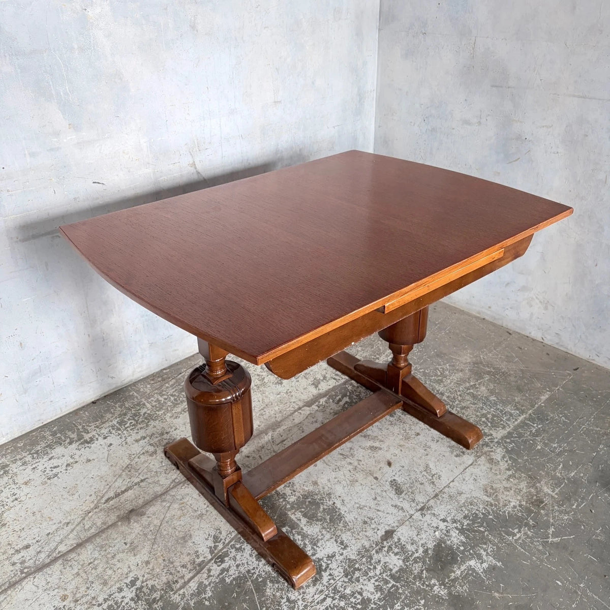 Arts & Crafts Oak Draw-Leaf Extending Dining Table – photograph 7