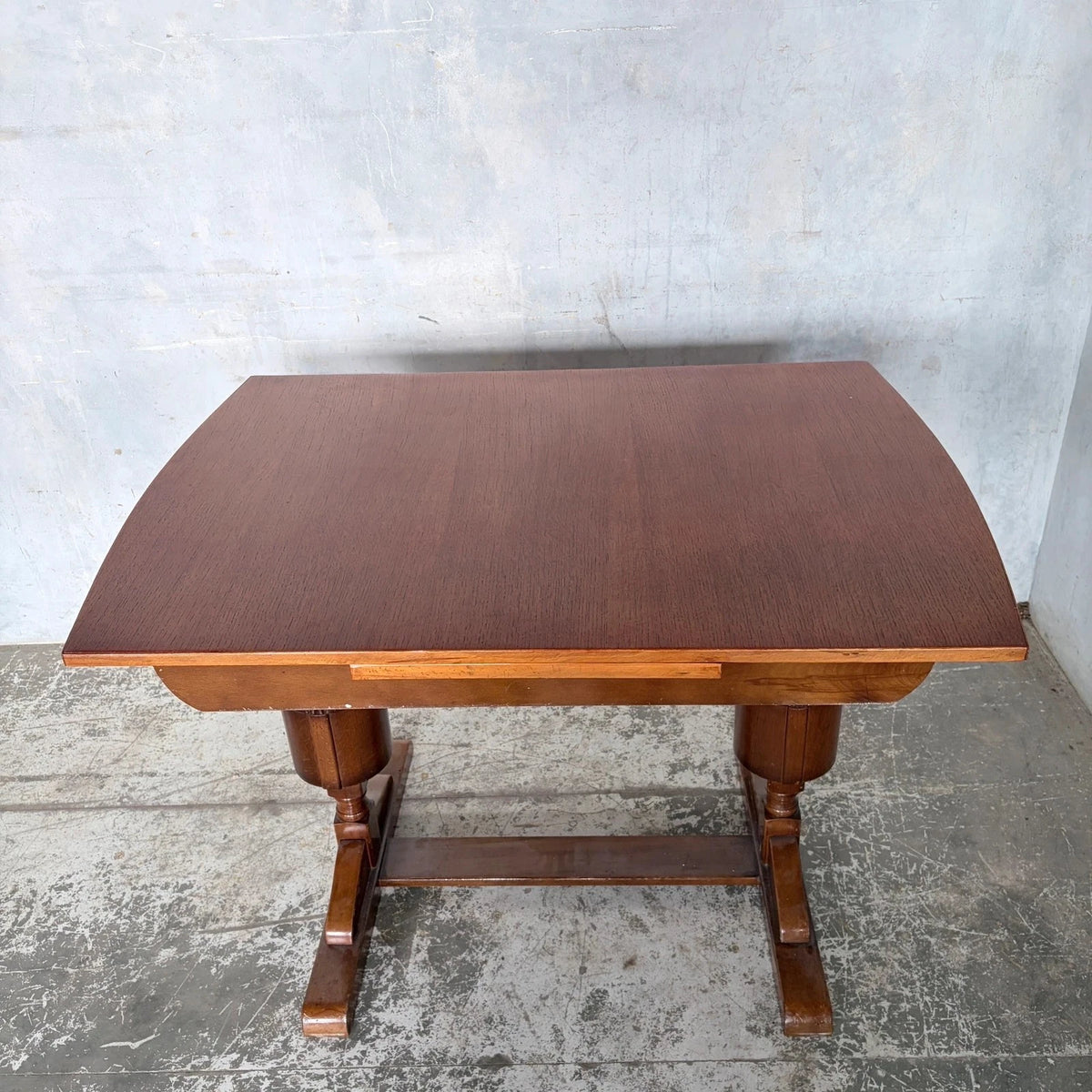 Arts & Crafts Oak Draw-Leaf Extending Dining Table – photograph 9