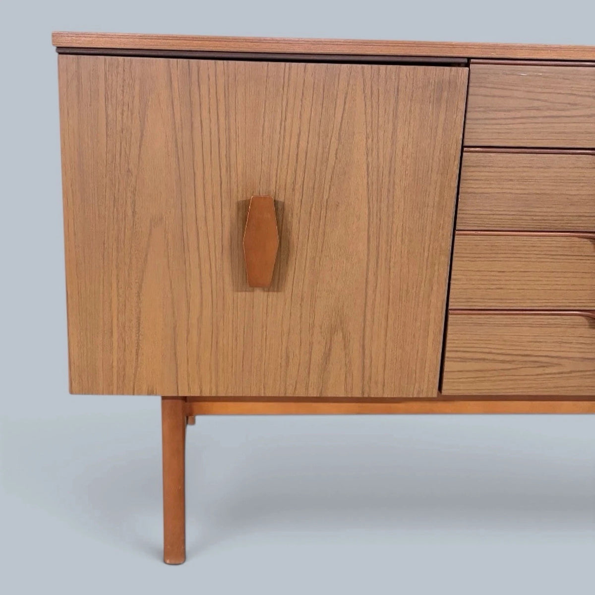 Mid Century Teak & Formica Sideboard / Cocktail Cabinet – photo 2
