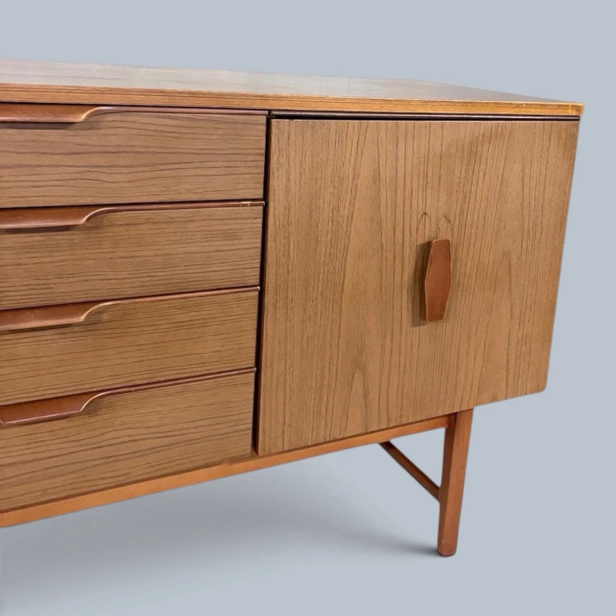 Mid Century Teak & Formica Sideboard / Cocktail Cabinet – photo 4