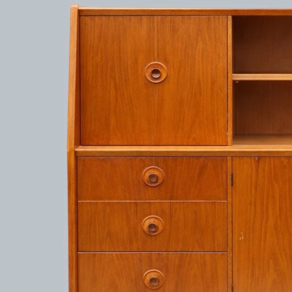 Priory Furniture Oak & Walnut Display Cabinet – photograph 4