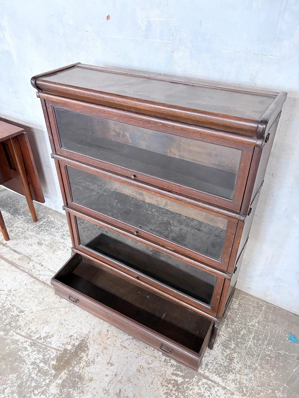 Antique Globe Wernicke Oak Stackable Barrister Bookcase – photograph 10