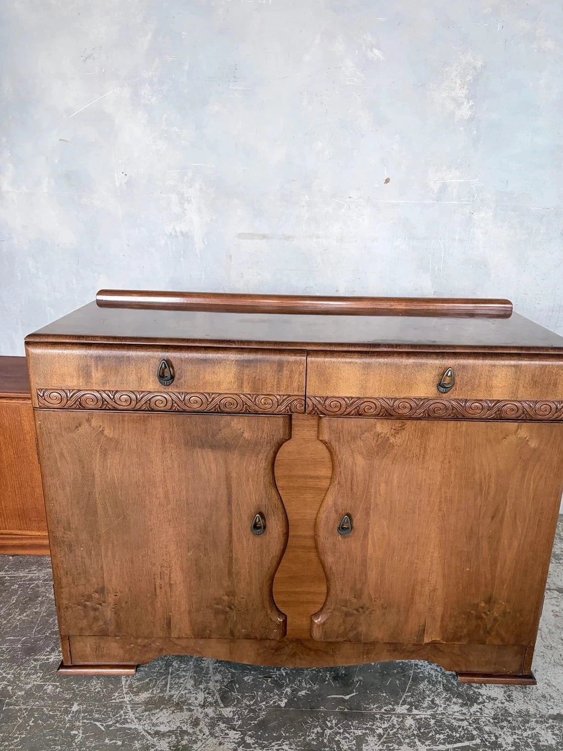 Art Deco Walnut Sideboard & Drinks Cabinet – photograph 7