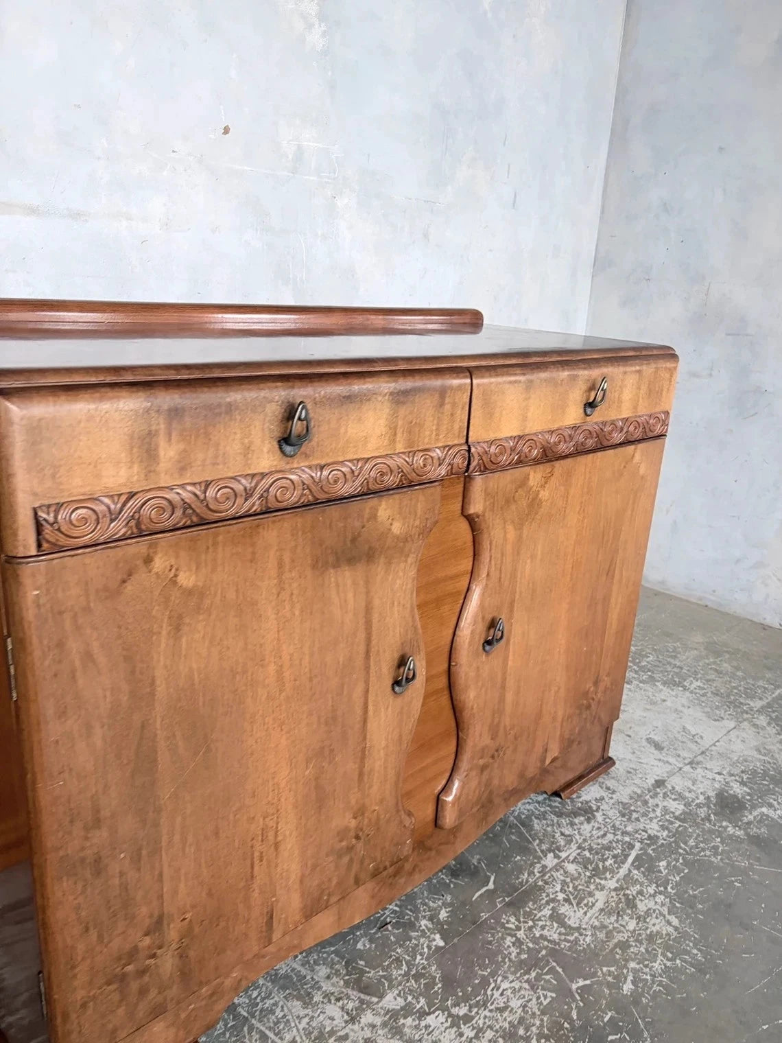 Art Deco Walnut Sideboard & Drinks Cabinet – photograph 8