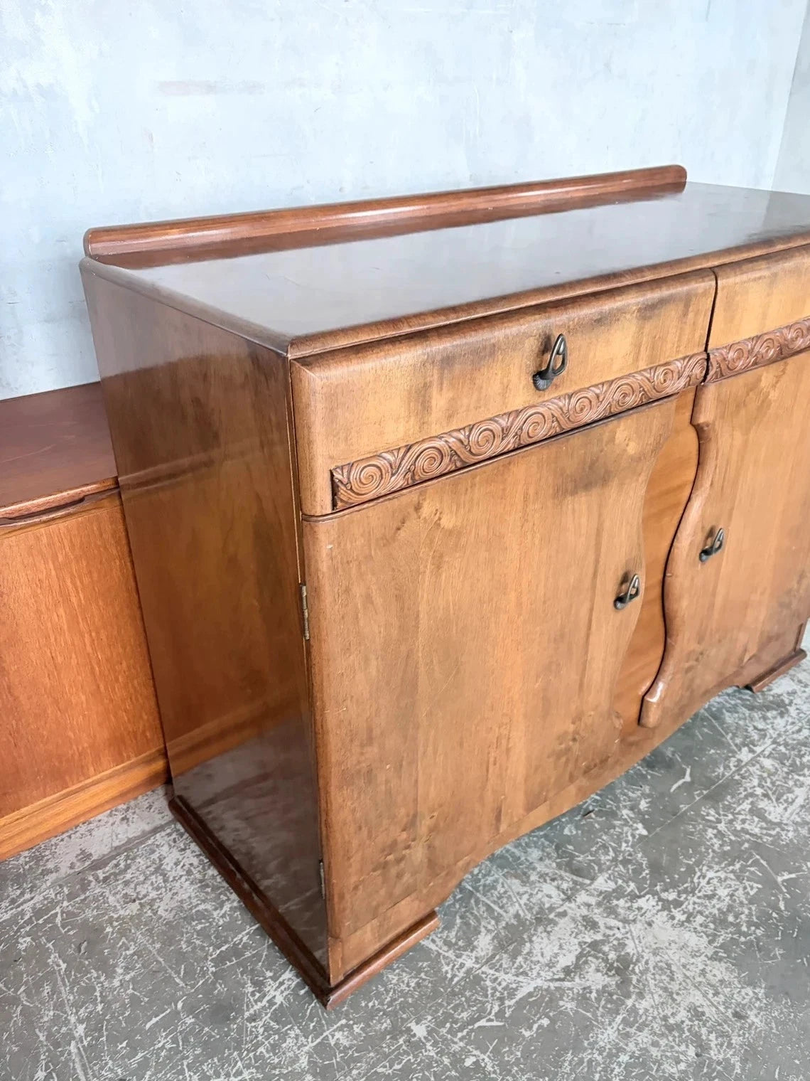 Art Deco Walnut Sideboard & Drinks Cabinet – photograph 9