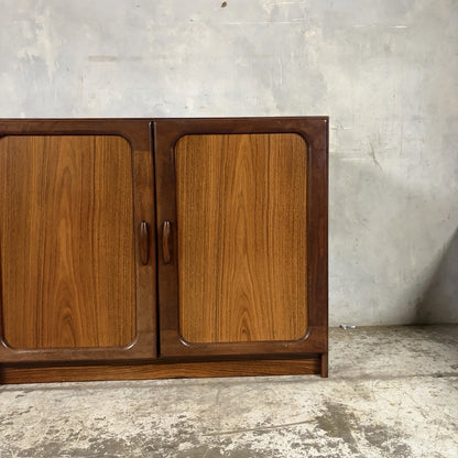Dyrlund Danish Rosewood Compact Sideboard – photograph 4