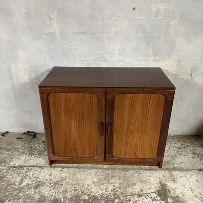 Dyrlund Danish Rosewood Compact Sideboard – photograph 5