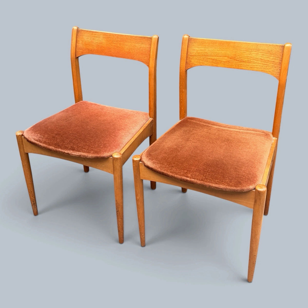 Mid Century Beech & Oak Dining Chairs with Salmon Pink Upholstery – Pair – view 4