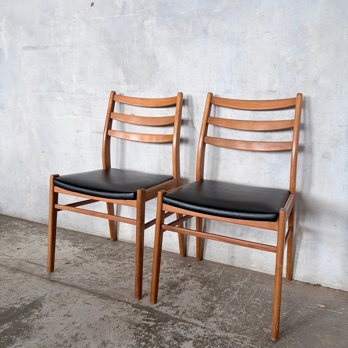 Mid Century Teak & Beech Ladderback Dining Chairs with Black Vinyl – Pair – view 4