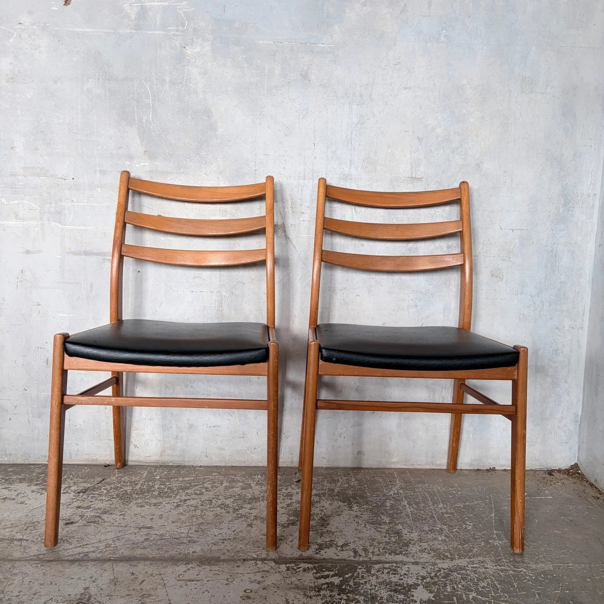 Mid Century Teak & Beech Ladderback Dining Chairs with Black Vinyl – Pair – view 6