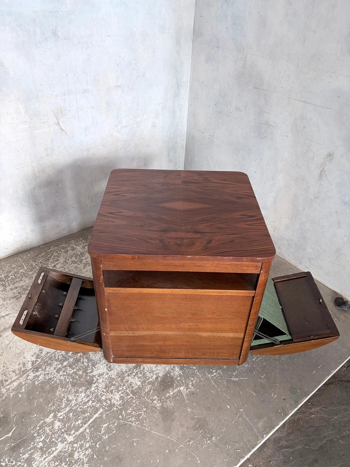 Art Deco Incorporall CC41 Walnut Metamorphic Drinks Cabinet & Trolley - view 4
