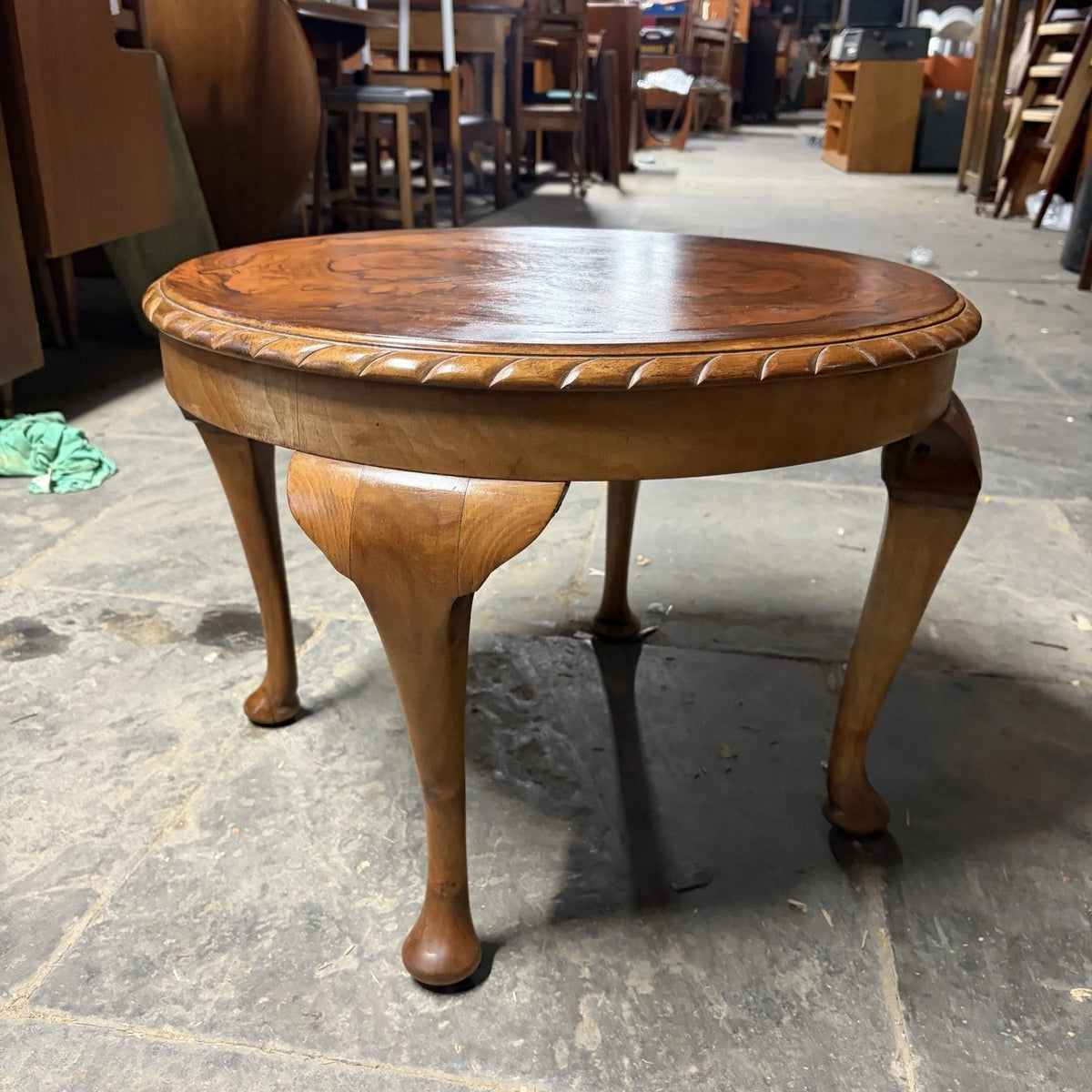 Art Deco Burr Walnut Round Pie Crust Coffee Table – view 4