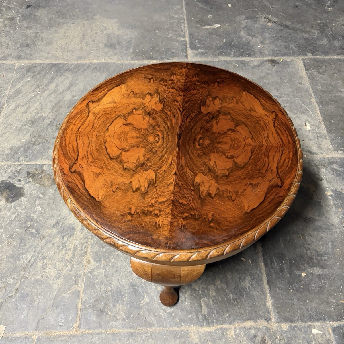 Art Deco Burr Walnut Round Pie Crust Coffee Table – view 5