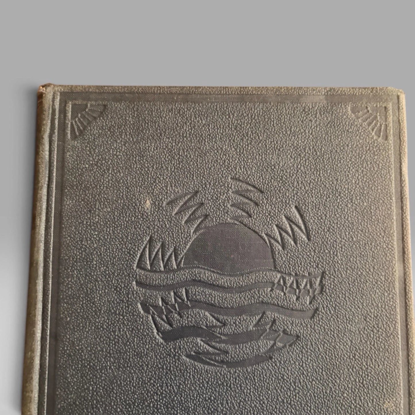 The Marvels and Mysteries of Science vintage hardback – view 2