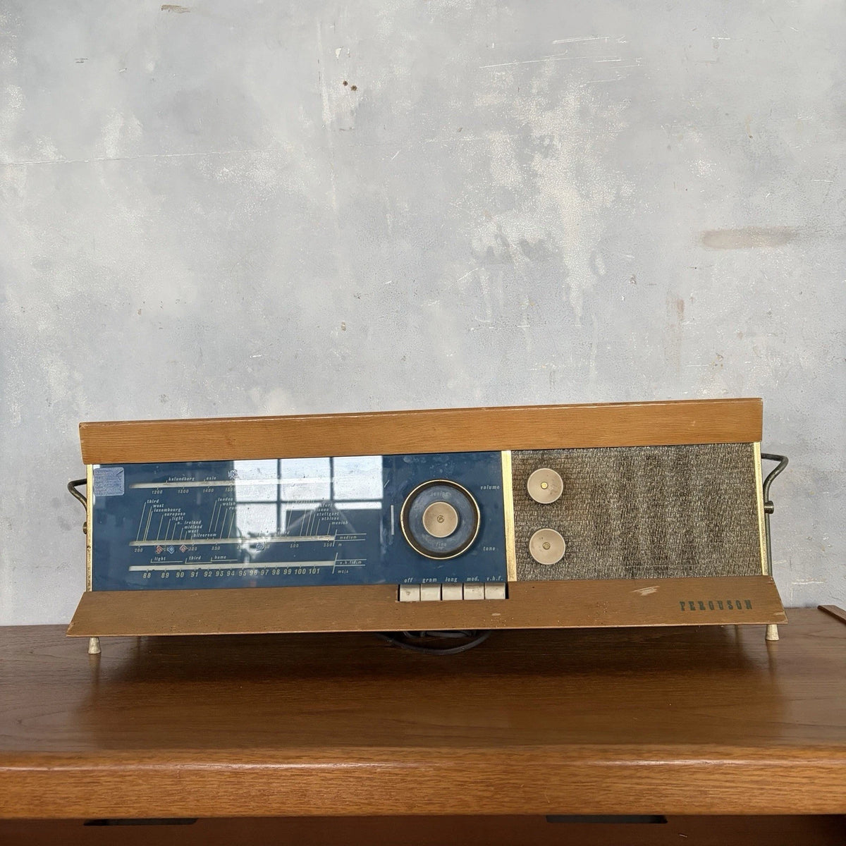 Vintage Ferguson blue-dial Space Age valve radio – view 3