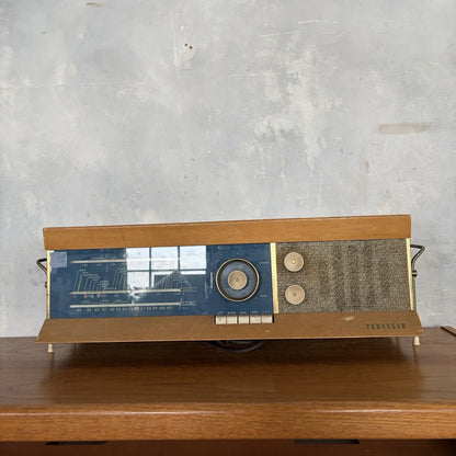 Vintage Ferguson blue-dial Space Age valve radio – view 3