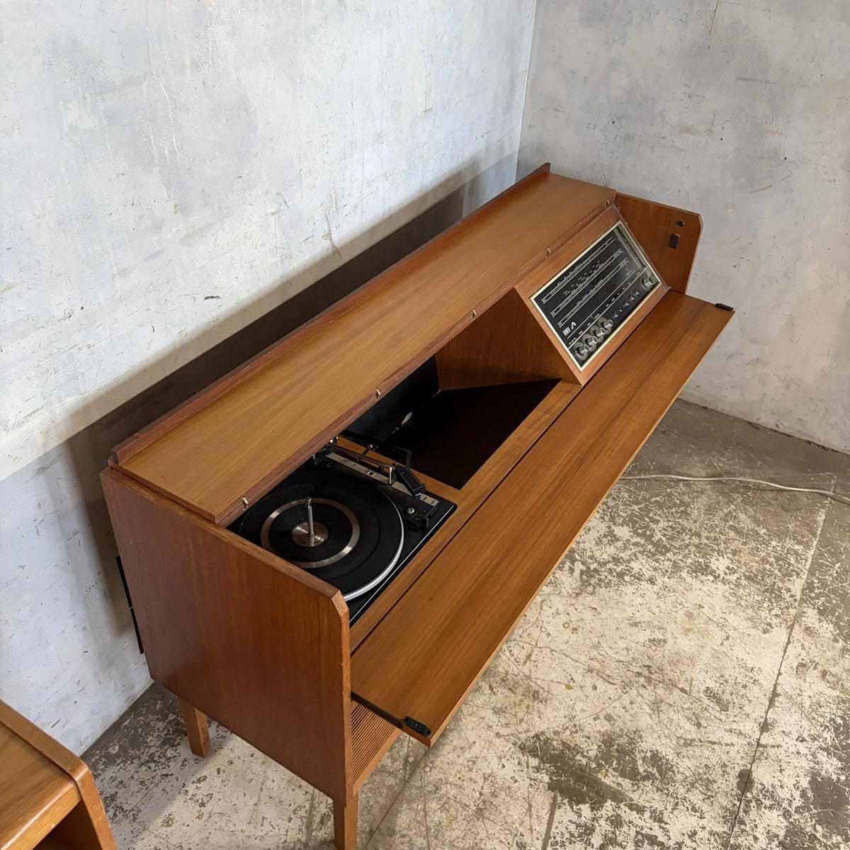 1960s HMV teak radiogram record player and radio cabinet – view 6