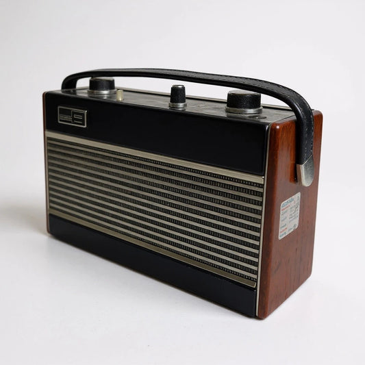 Vintage Roberts Radio – 1970s Retro Portable Radio in Blue & Wood