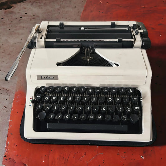 Vintage 1970s Erika Typewriter