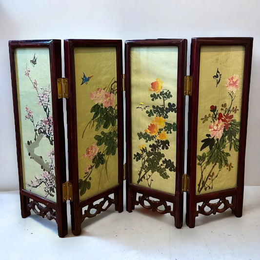 Vintage 1950s Chinese landscape mini screen divider