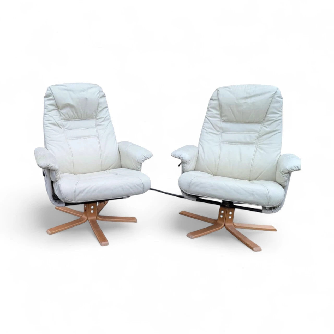 Mid-Century Unico Swivel Armchairs – Pair of Scandinavian Reclining Lounge Chairs