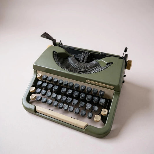 Vintage 1960s Japanese Imperial Portable Mechanical Typewriter