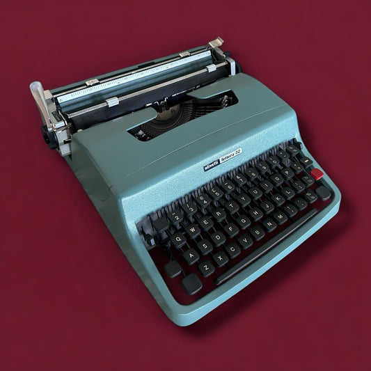 Mid Century Olivetti Lettera 32 Portable Typewriter