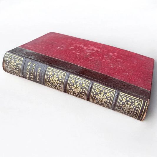 Vintage 1930s Charles Dickens Pickwick Papers Hardback Book