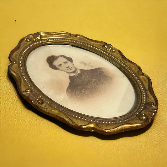 Vintage 1960s Victorian Gilt Frame