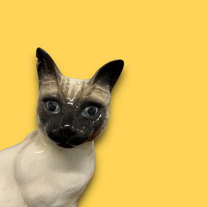 Vintage 1970s Beswick Siamese Cat Ceramic Sculpture