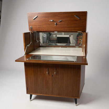 Mid Century Modern Walnut Drinks Cocktail Cabinet
