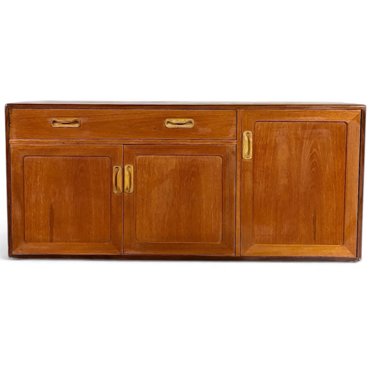 Vintage G Plan Teak Sideboard – 1970s Mid-Century Modern Fresco