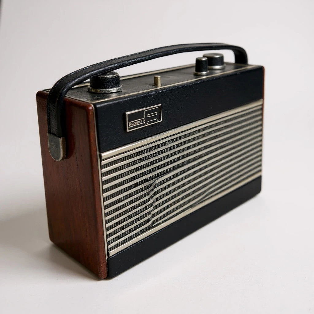 Vintage Roberts Radio – 1970s Retro Portable Radio in Blue & Wood