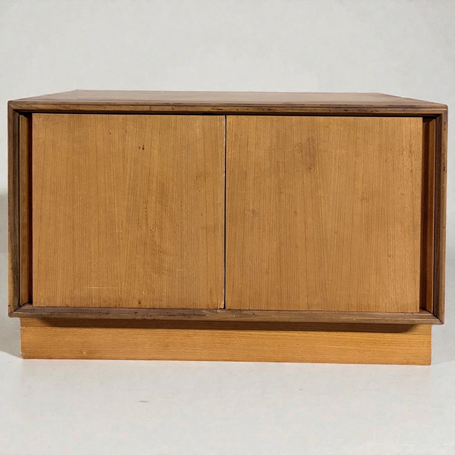 G Plan Sliding Door Cabinet – Mid-Century Storage Cabinet With Teak Veneer