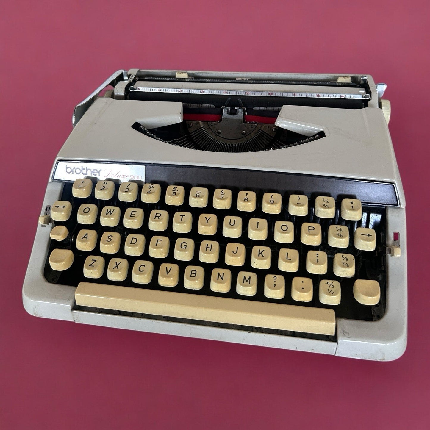 Mid Century Brother Deluxe 900 Portable Typewriter