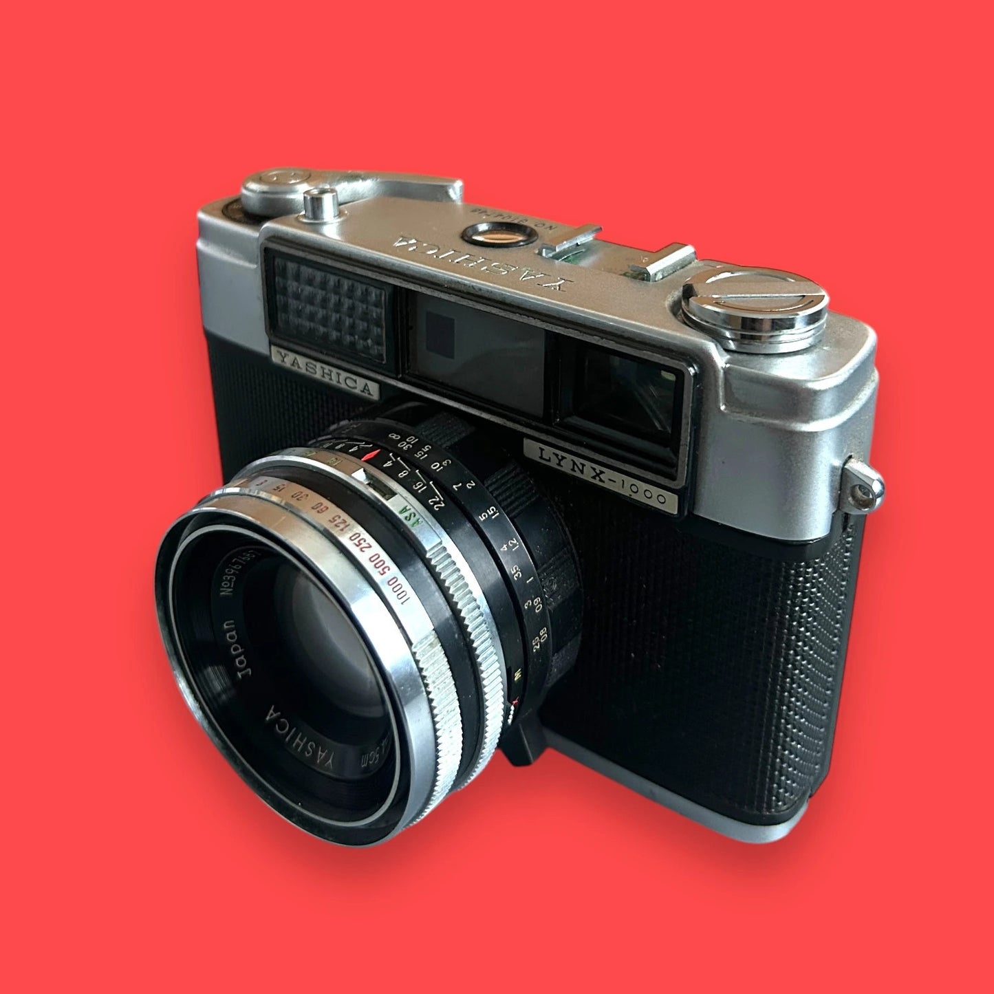 Vintage 1970s Yashica Lynx 1000 35mm Film Camera