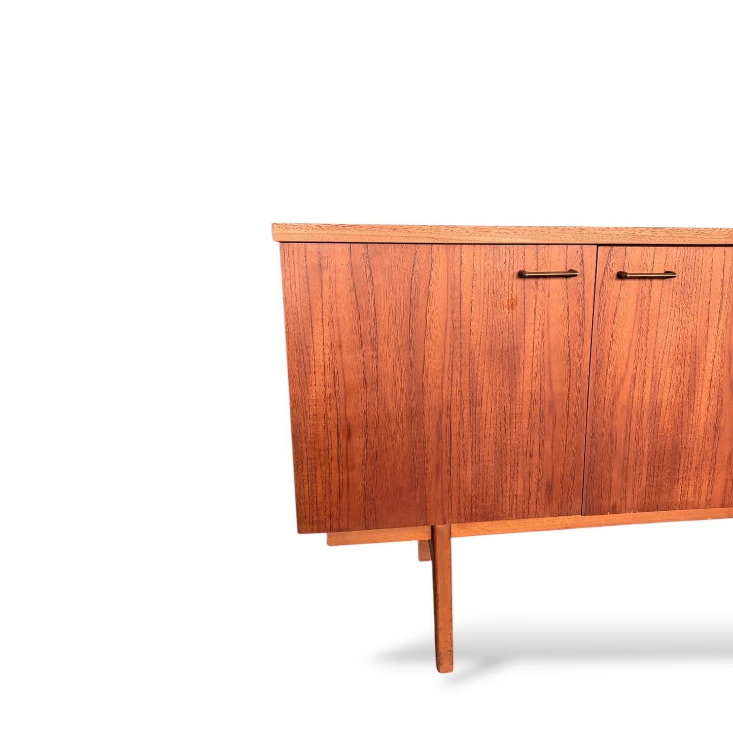 Mid-Century Teak Sideboard – Compact 1960s Vintage Credenza