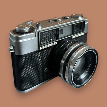 Vintage 1970s Yashica Lynx 1000 35mm Film Camera