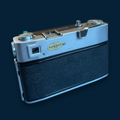 Vintage 1960s Taron EE 35mm film camera