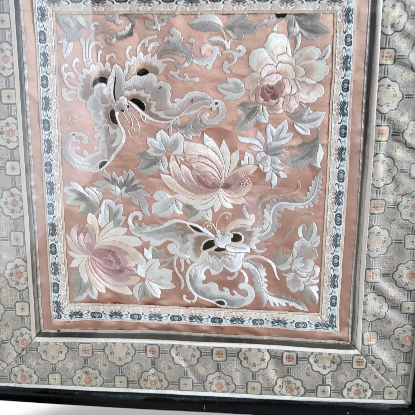 Vintage Chinese Silk Embroidery Panel – Framed Suzhou Embroidered Textile Art