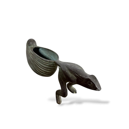 Bronze Frog Sculpture with Shell Bowl – Patinated Iron Frog Ornament