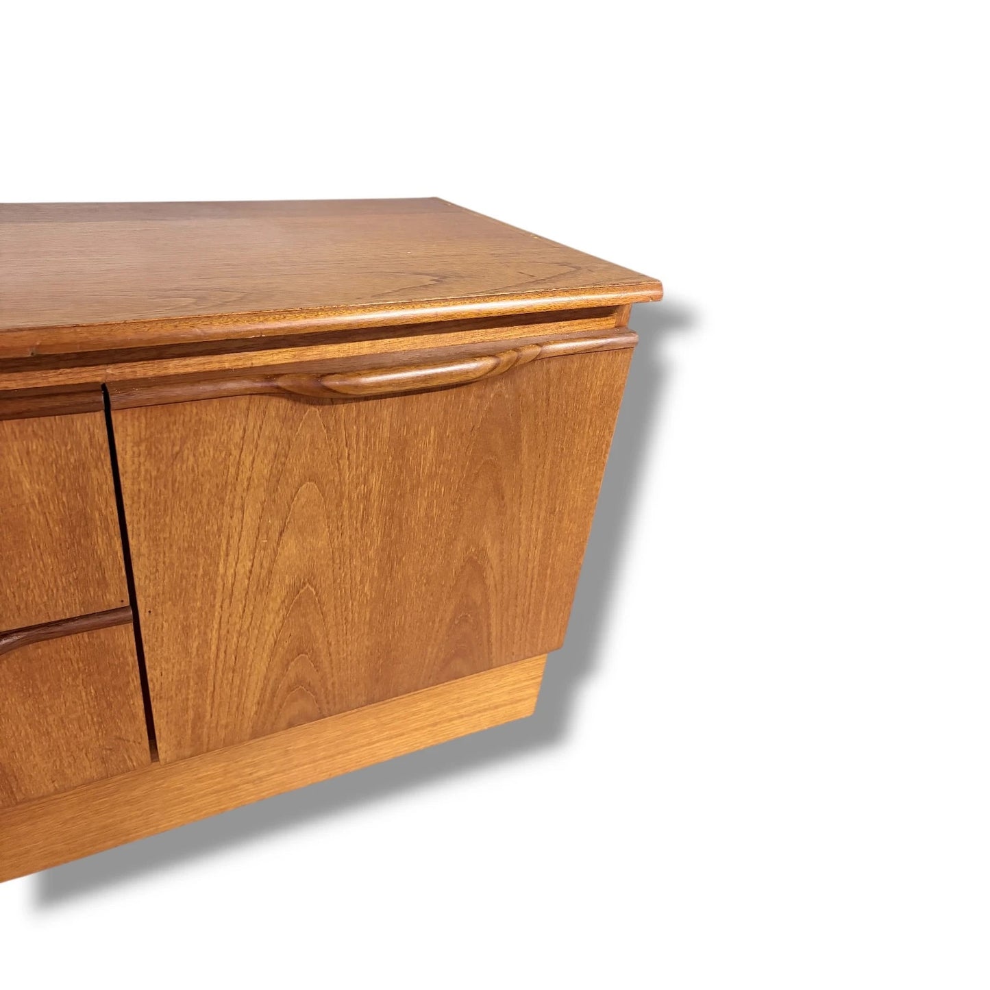 Vintage McIntosh Teak Low Sideboard – 1970s Mid-Century Modern Cabinet