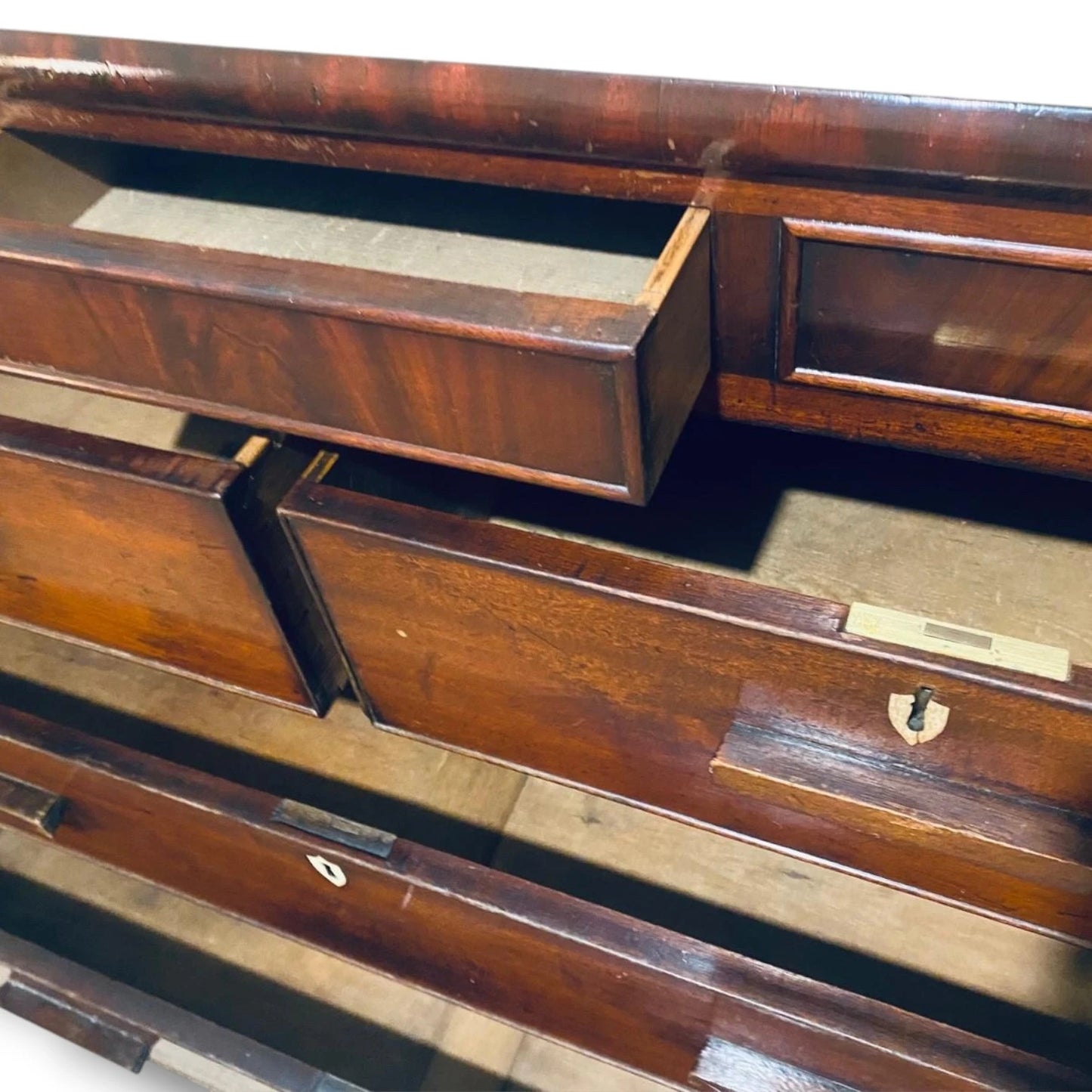 Antique Mahogany Chest – 19th Century Vintage Chest Drawers with Secret Compartment