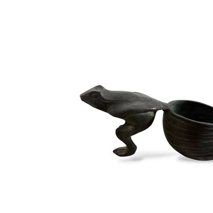 Bronze Frog Sculpture with Shell Bowl – Patinated Iron Frog Ornament
