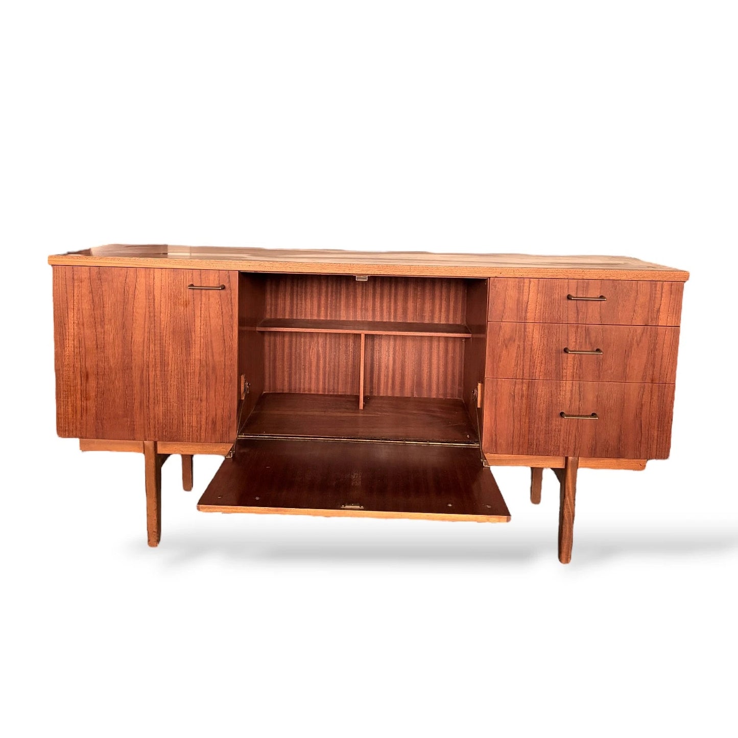Mid-Century Teak Sideboard – Compact 1960s Vintage Credenza