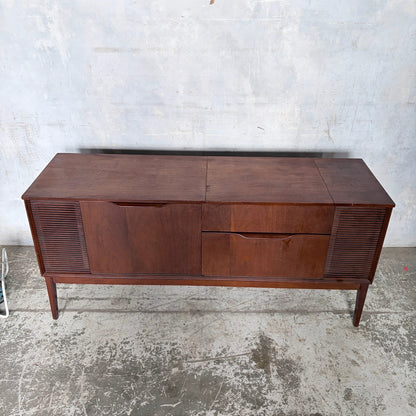 Mid Century Dynatron Transpower SRX26 Walnut Radiogram Record Player & Stereo Console